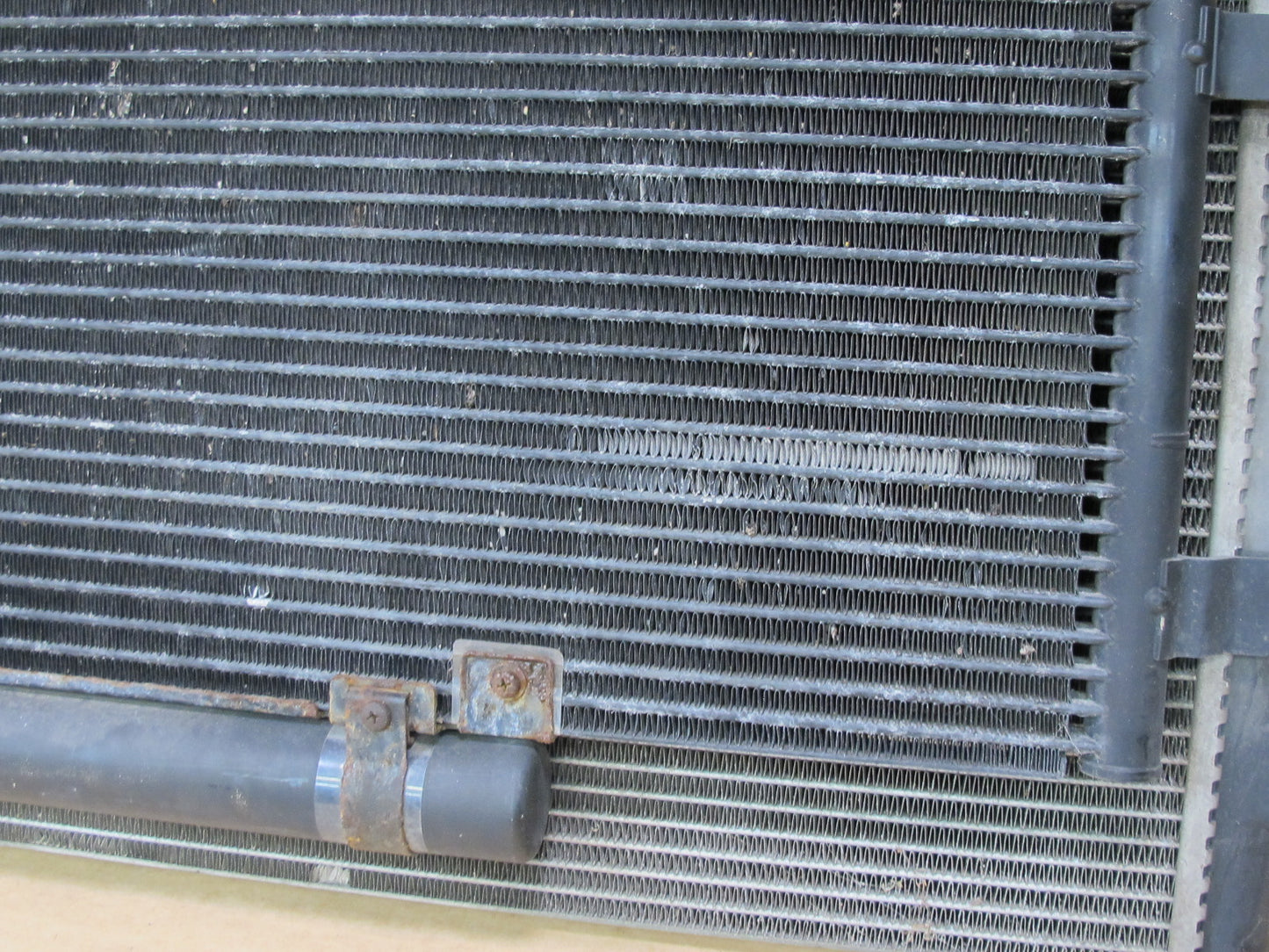 99-03 VW EUROVAN T4 2.8L ENGINE RADIATOR W A/C CONDENSER OEM