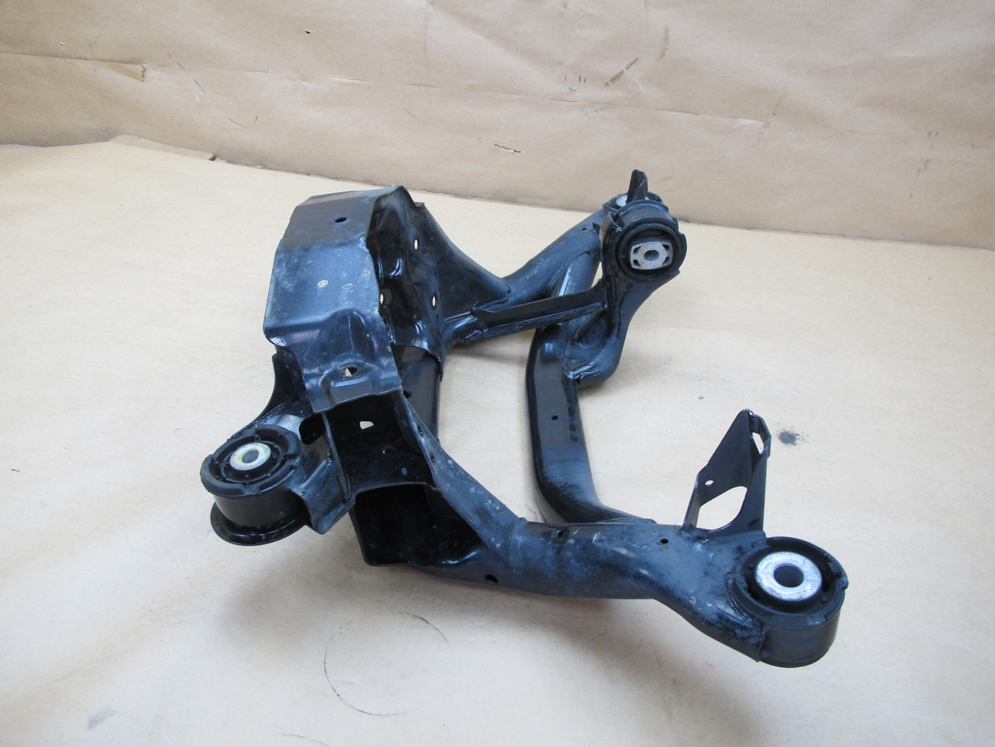 09-16 BMW E89 Z4 N54 REAR SUSPENSION SUBFRAME CROSSMEMBER OEM