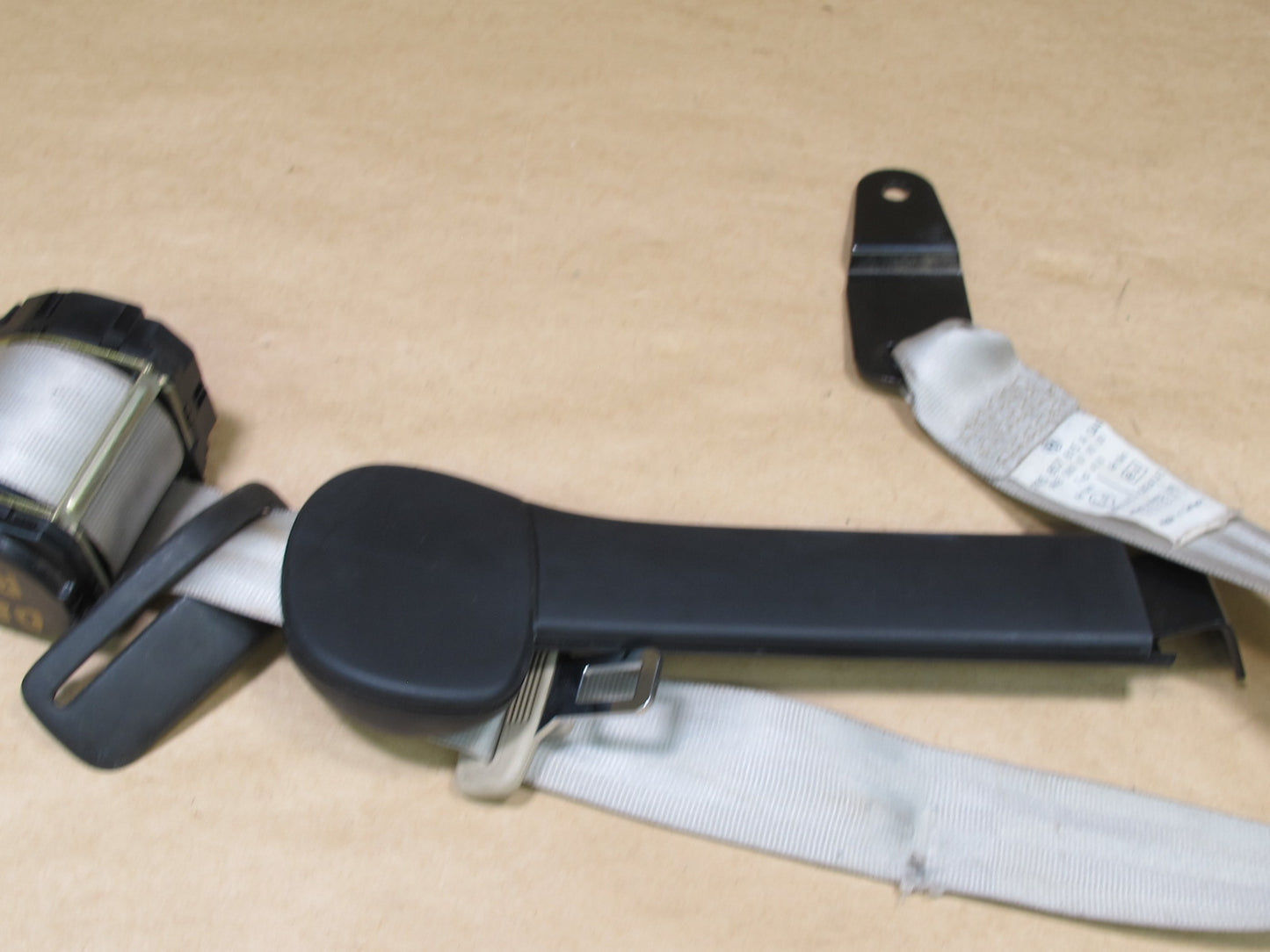 99-03 VW EUROVAN T4 REAR 3RD ROW RIGHT & LEFT SIDE SEATBELT RETRACTOR SET OEM