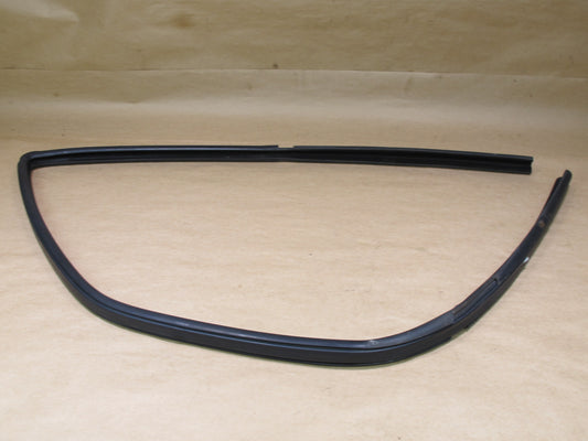 97-03 VW EUROVAN T4 FRONT LEFT DOOR WEATHERSTRIP RUBBER SEAL OEM