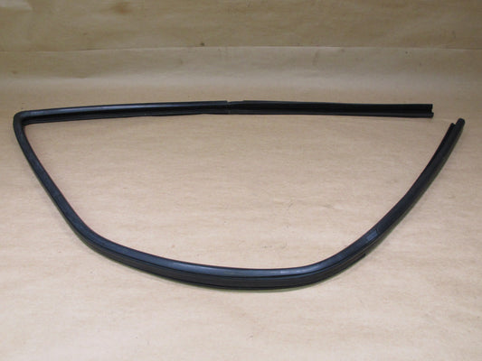 97-03 VW EUROVAN T4 FRONT RIGHT DOOR WEATHERSTRIP RUBBER SEAL OEM