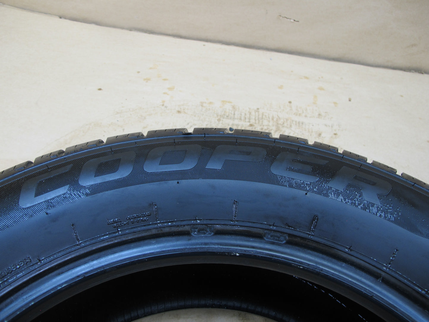 COOPER ENDEAVOR PLUS A/S TIRE 235/65 R18 106H 0323 10/32 TREAD