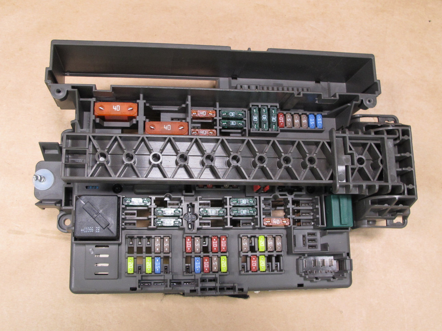 09-16 BMW E89 Z4 FRONT POWER DISTRIBUTION RELAY FUSE BOX 9154970 OEM