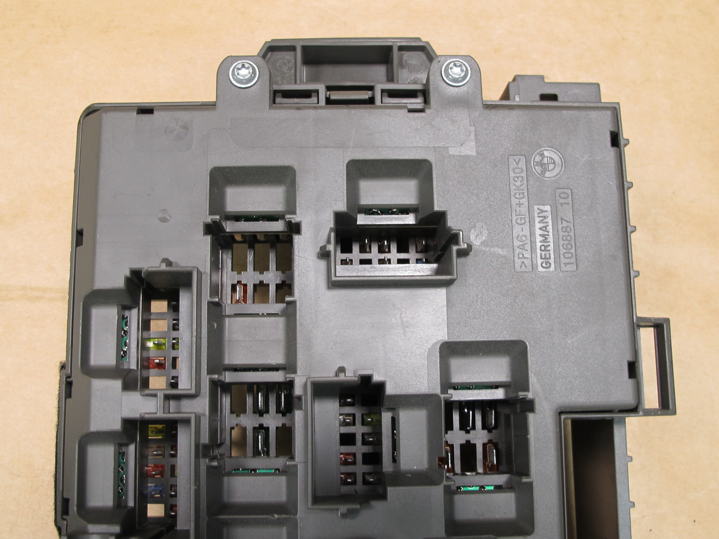 09-16 BMW E89 Z4 FRONT POWER DISTRIBUTION RELAY FUSE BOX 9154970 OEM