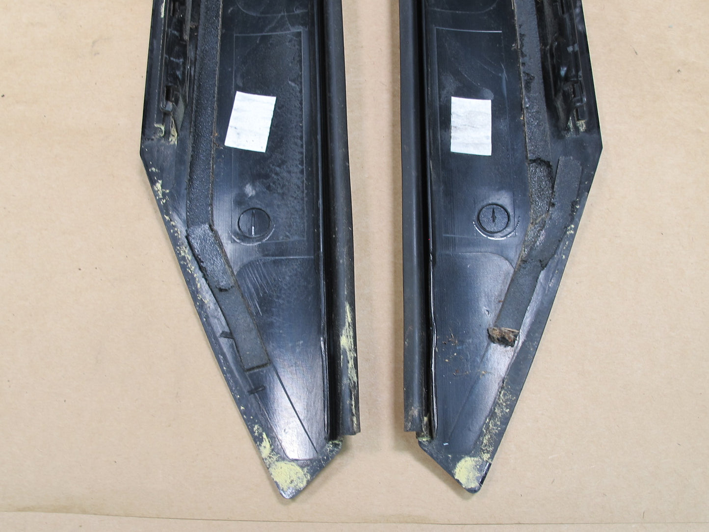 09-16 BMW E89 Z4 SET OF 2 FRONT LEFT & RIGHT WINDSHIELD TRIM MOLDING COVER OEM