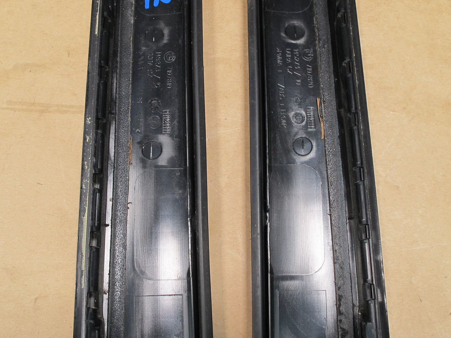 09-16 BMW E89 Z4 SET OF 2 FRONT LEFT & RIGHT WINDSHIELD TRIM MOLDING COVER OEM