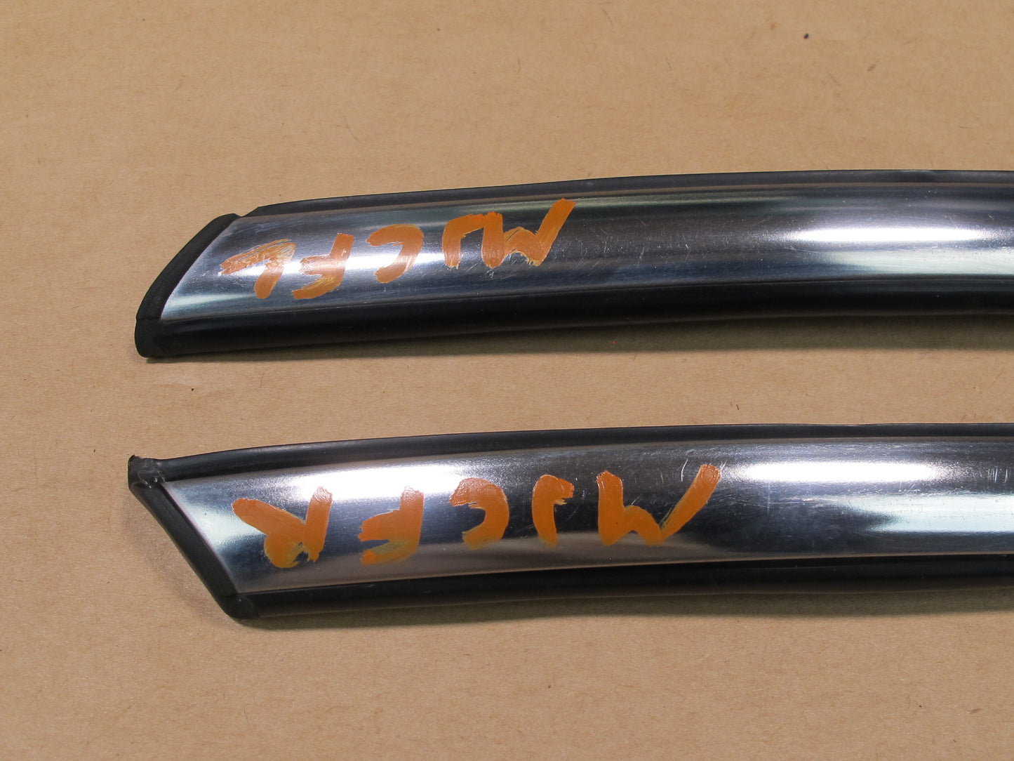 07-13 MINI R55 R56 R57 R58 SET OF 2 FRONT FENDER CHROME TRIM MOLDING OEM