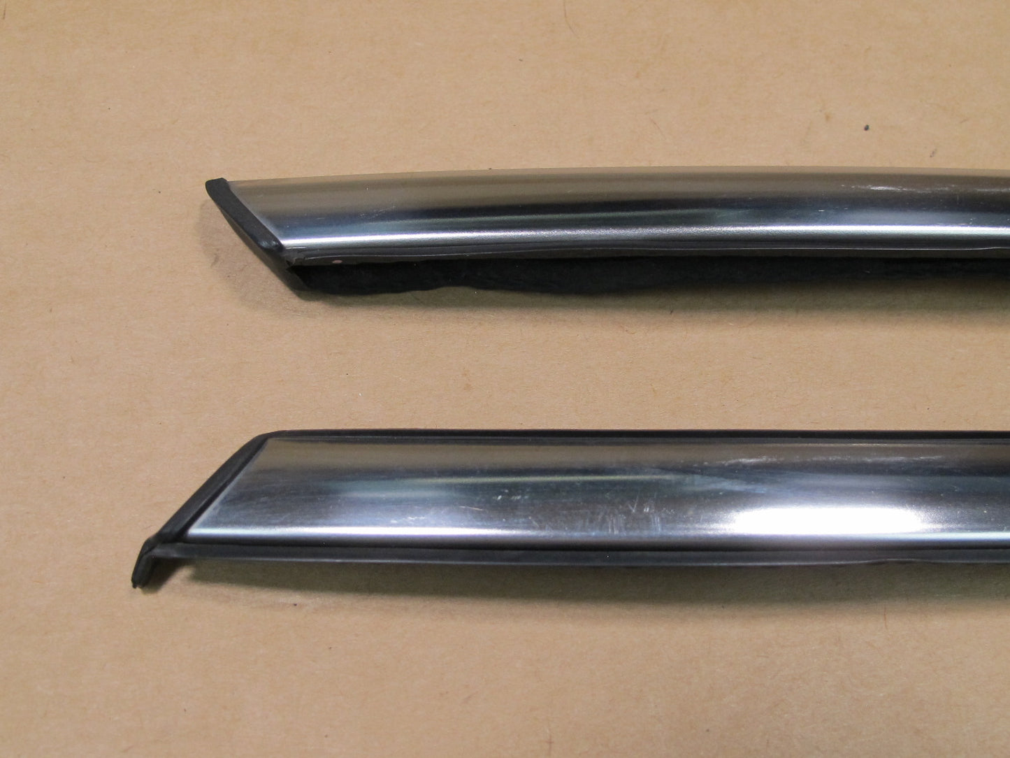 07-13 MINI R55 R56 R57 R58 SET OF 2 FRONT FENDER CHROME TRIM MOLDING OEM