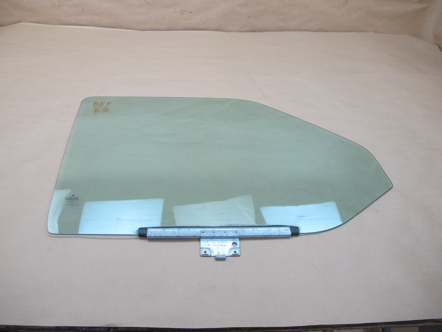 1997-2003 VW EUROVAN T4 FRONT RIGHT PASSENGER SIDE DOOR GLASS WINDOW OEM