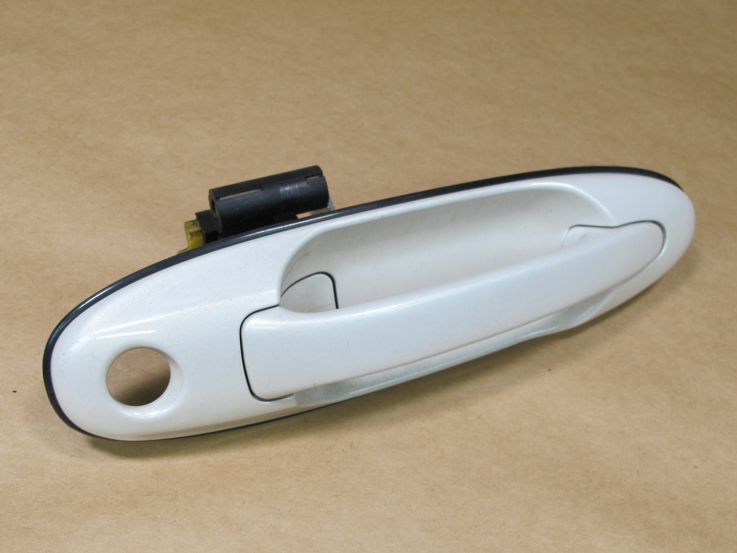 1998-2002 LEXUS LX470 J100 FRONT RIGHT PASSENGER SIDE EXTERIOR DOOR HANDLE WHITE