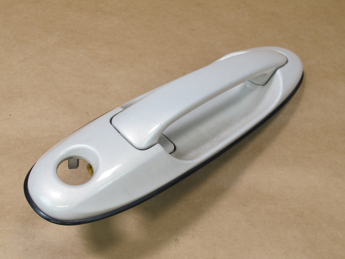 1998-2002 LEXUS LX470 J100 FRONT RIGHT PASSENGER SIDE EXTERIOR DOOR HANDLE WHITE