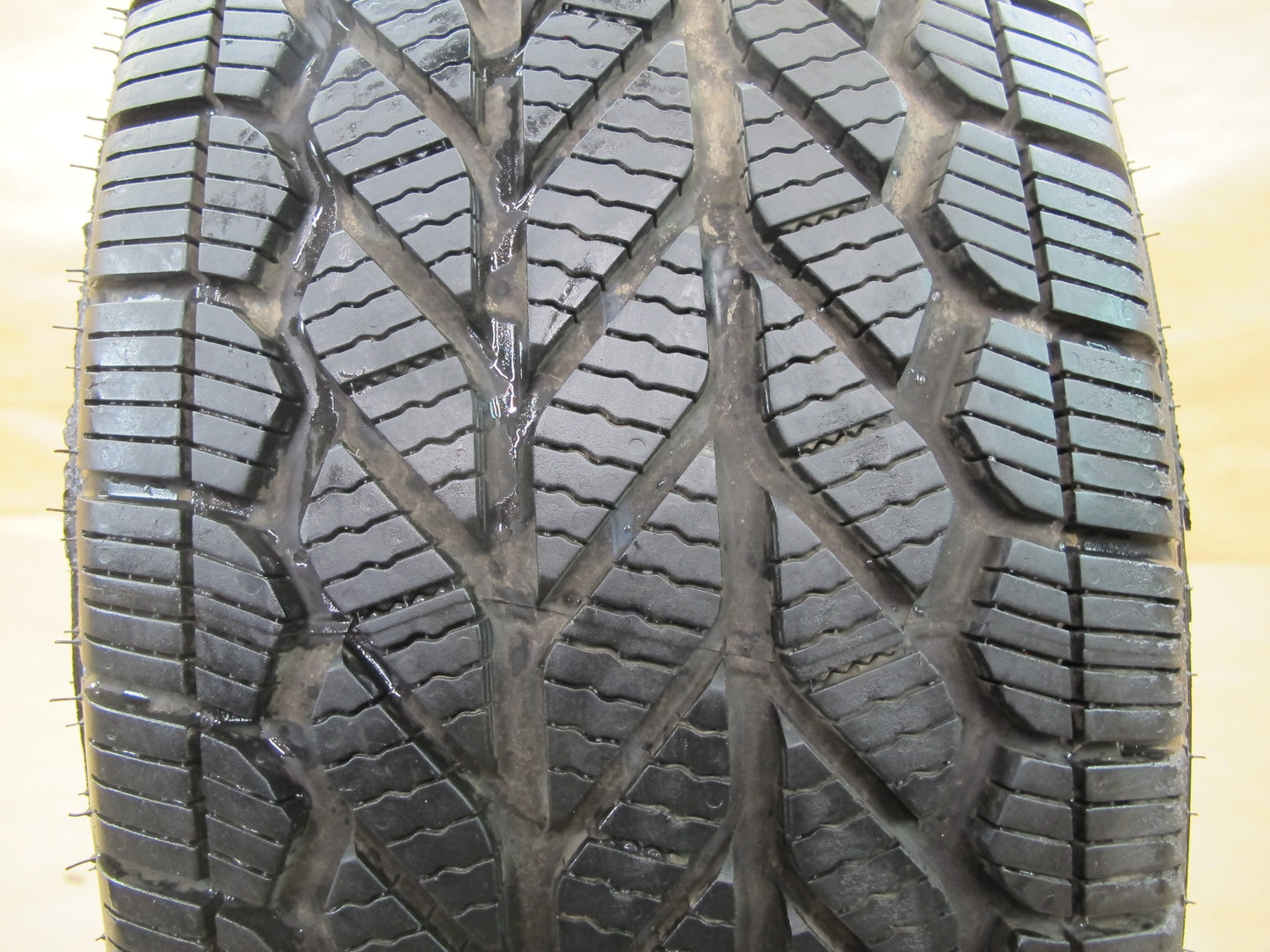 BRIDGESTONE WEATHERPEAK AS TIRE 235/65 R18 106H 2323 9/32 TREAD