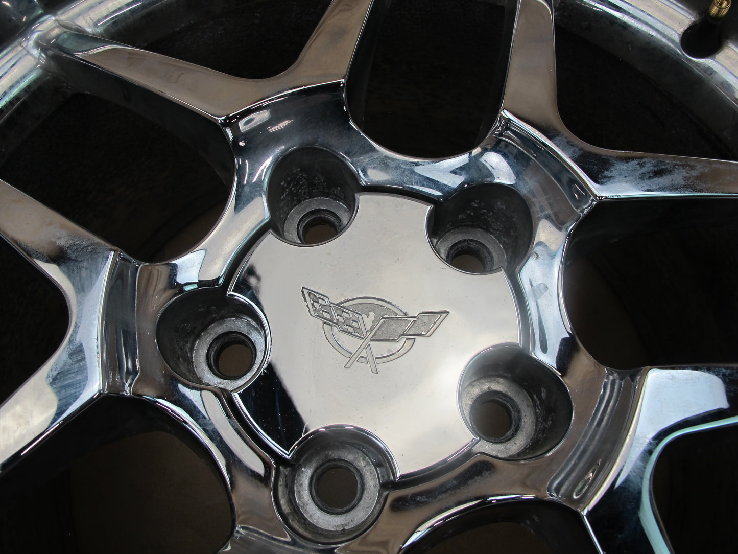 97-04 CHEVROLET CORVETTE C5 REAR CHROME R18" ALLOY WHEEL RIM 18x10.5J ET56 OEM