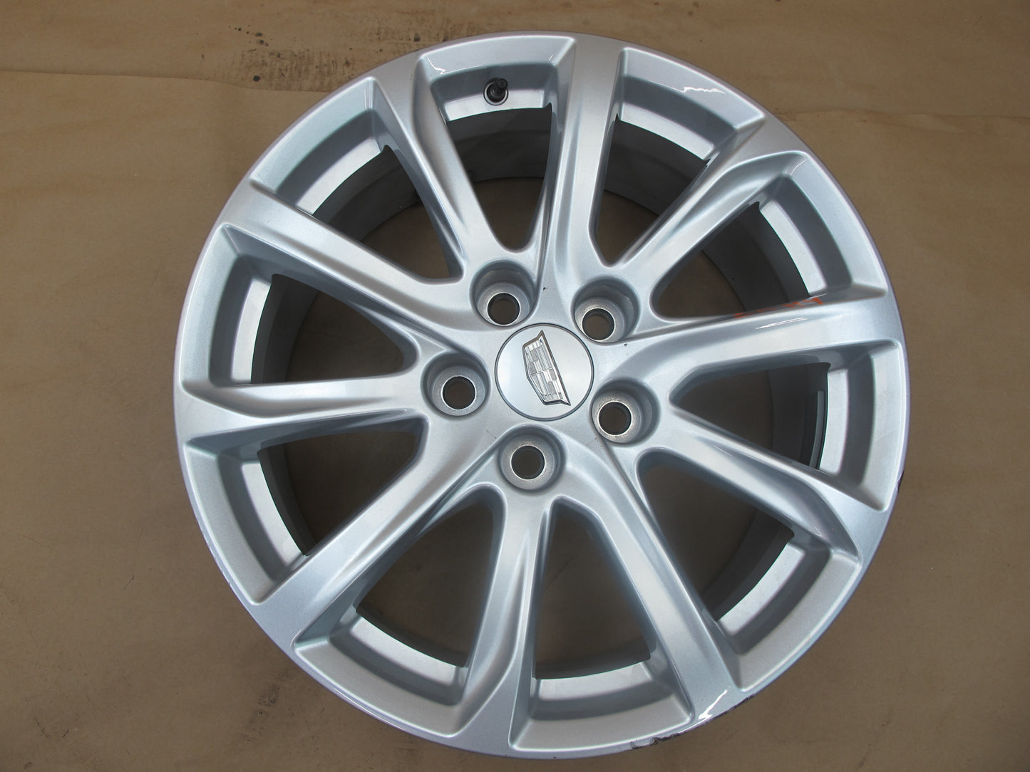 19-23 Cadillac XT4 Factory R18" Alloy Wheel Rim 18X8J ET37 5X120 w Tmps OEM