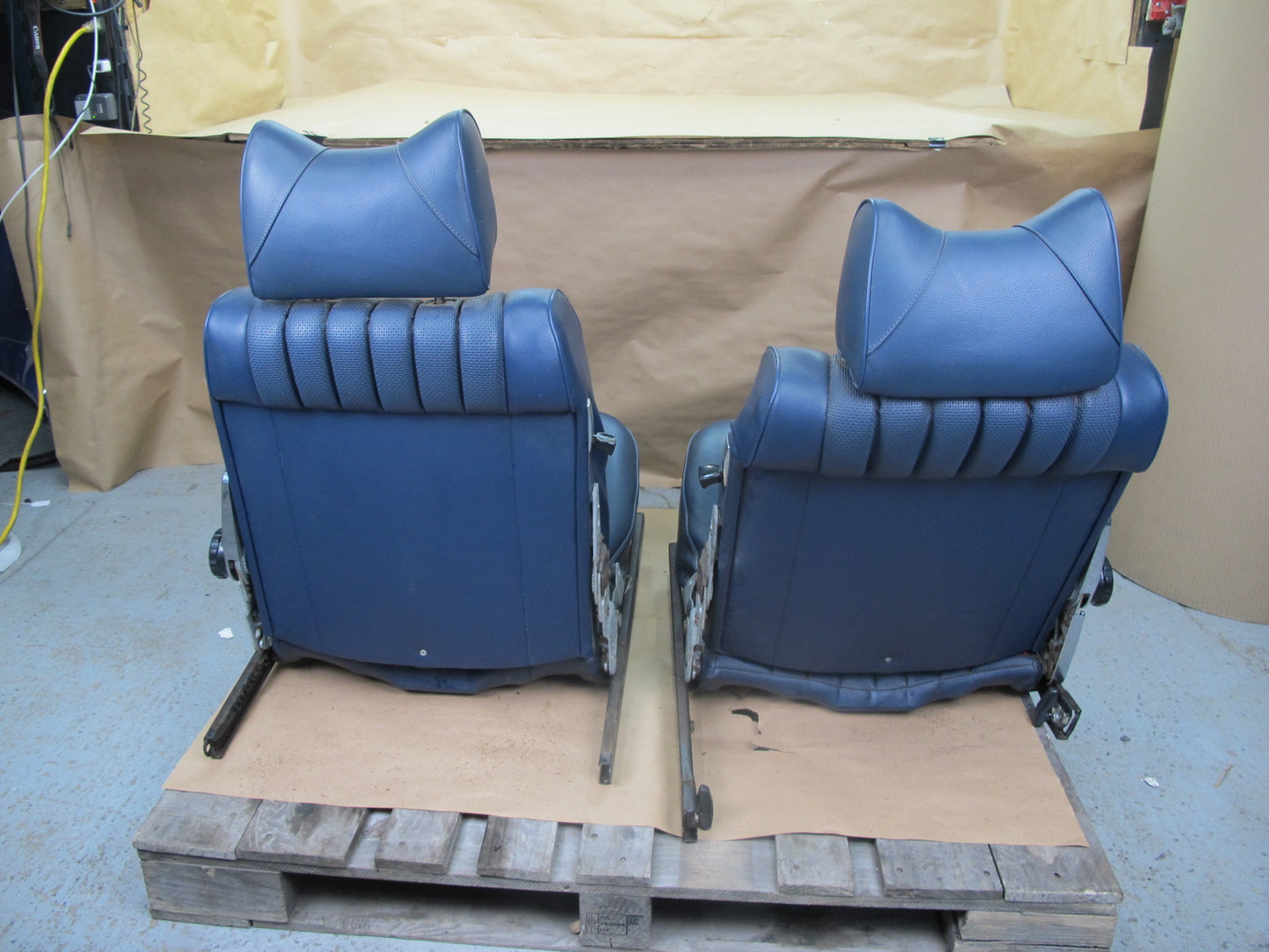 73-85 Mercedes R107 Sl-class Set of 2 Front Left & Right Leather Seat OEM