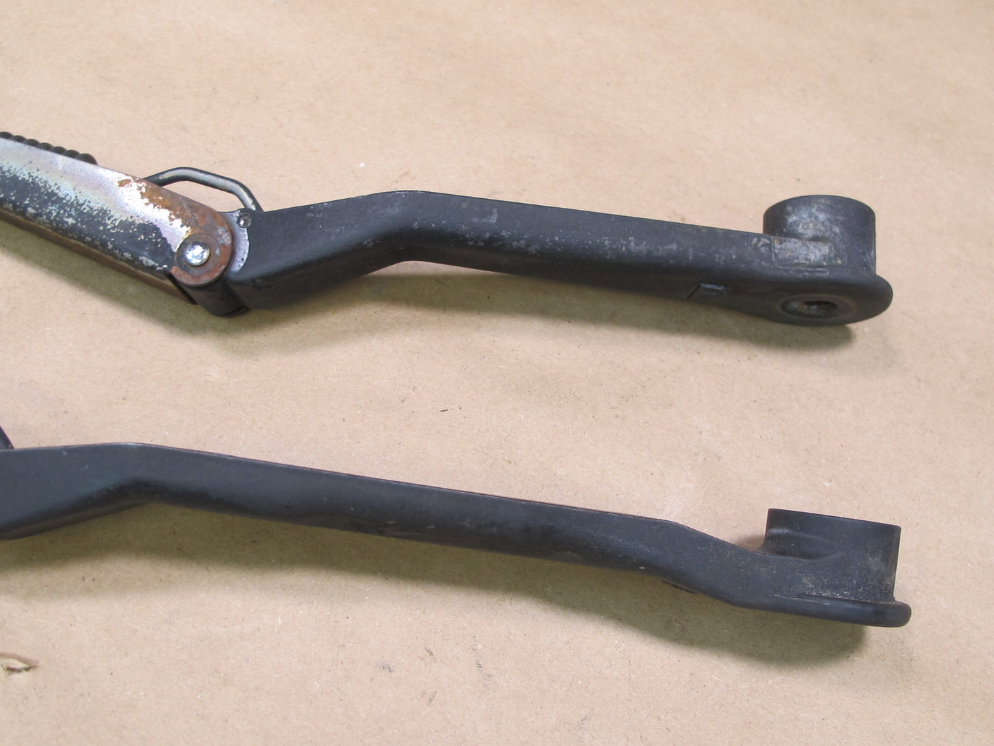 89-92 Toyota Supra MK3 Set of 2 Front Left & Right Windshield Wiper Arm OEM