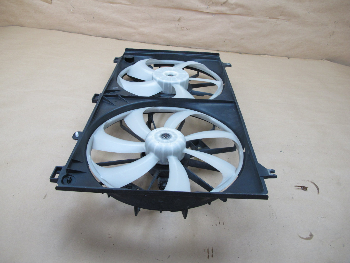 06-15 LEXUS IS250 IS350 ENGINE RADIATOR COOLING FAN MOTOR W/ SHROUD ASSY OEM