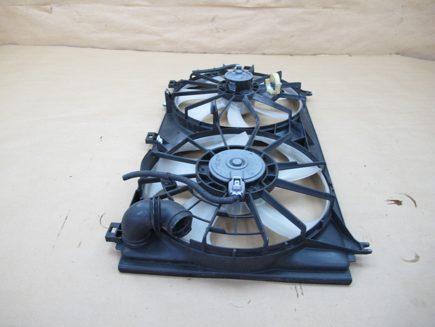 06-15 LEXUS IS250 IS350 ENGINE RADIATOR COOLING FAN MOTOR W/ SHROUD ASSY OEM