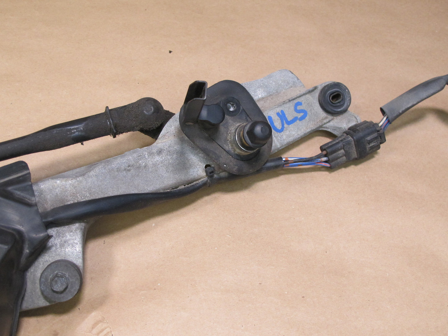 95-00 LEXUS UCF20 LS400 WINDSHIELD WIPER TRANSMISSION LINKAGE W MOTOR OEM