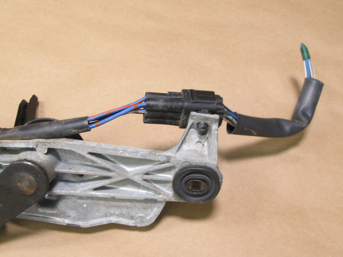 95-00 LEXUS UCF20 LS400 WINDSHIELD WIPER TRANSMISSION LINKAGE W MOTOR OEM