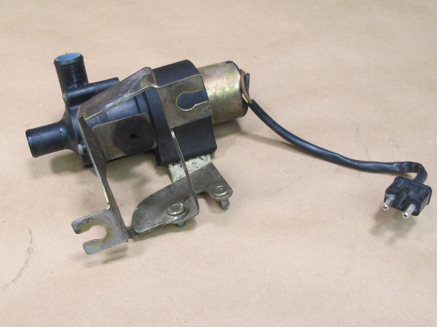 96-02 MERCEDES R129 SL-CLASS ENGINE AUXILIARY AUX WATER PUMP 0018351064 OEM