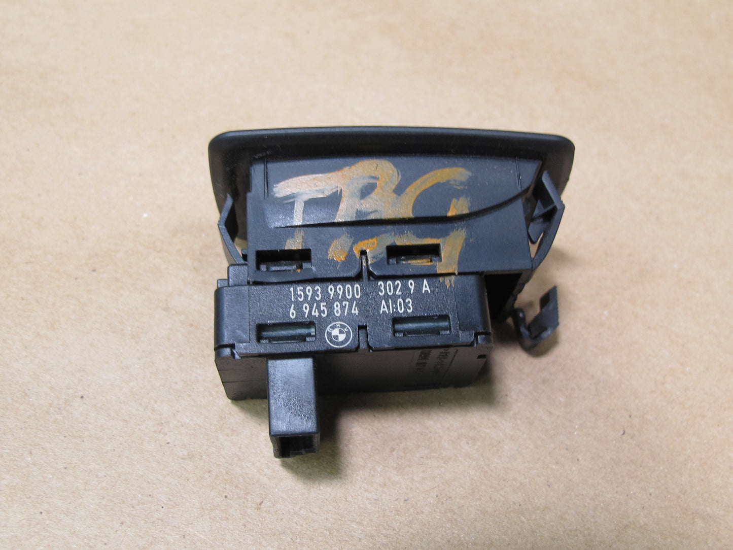 07-11 BMW E90 E91 E92 E93 RIGHT DOOR WINDOW SWITCH 6945874 OEM