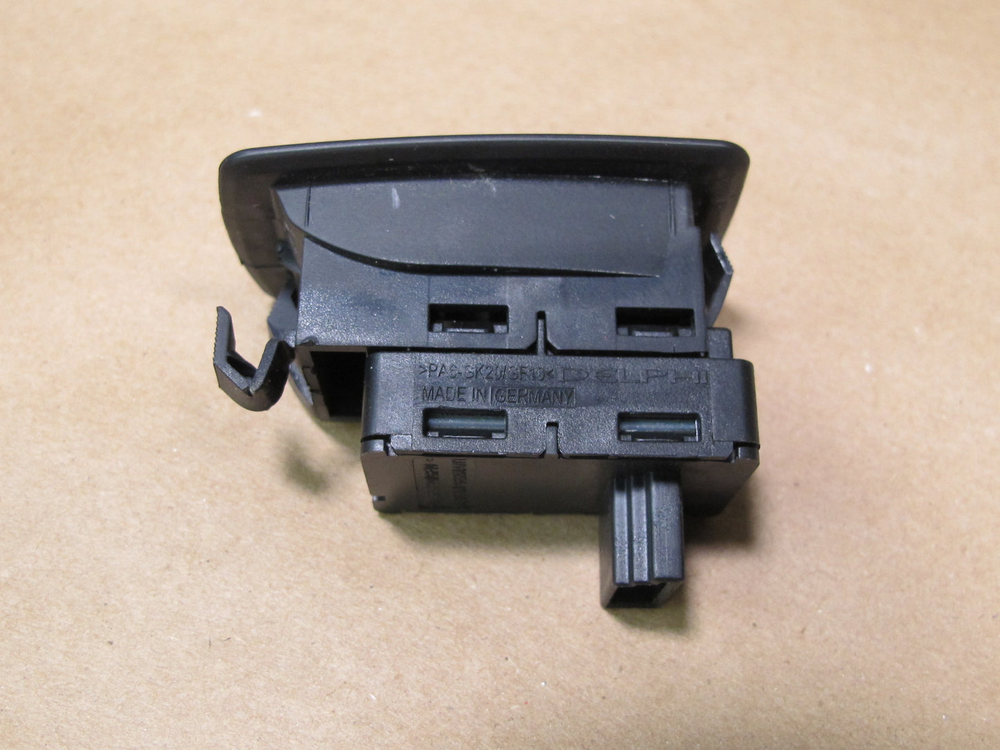 07-11 BMW E90 E91 E92 E93 RIGHT DOOR WINDOW SWITCH 6945874 OEM