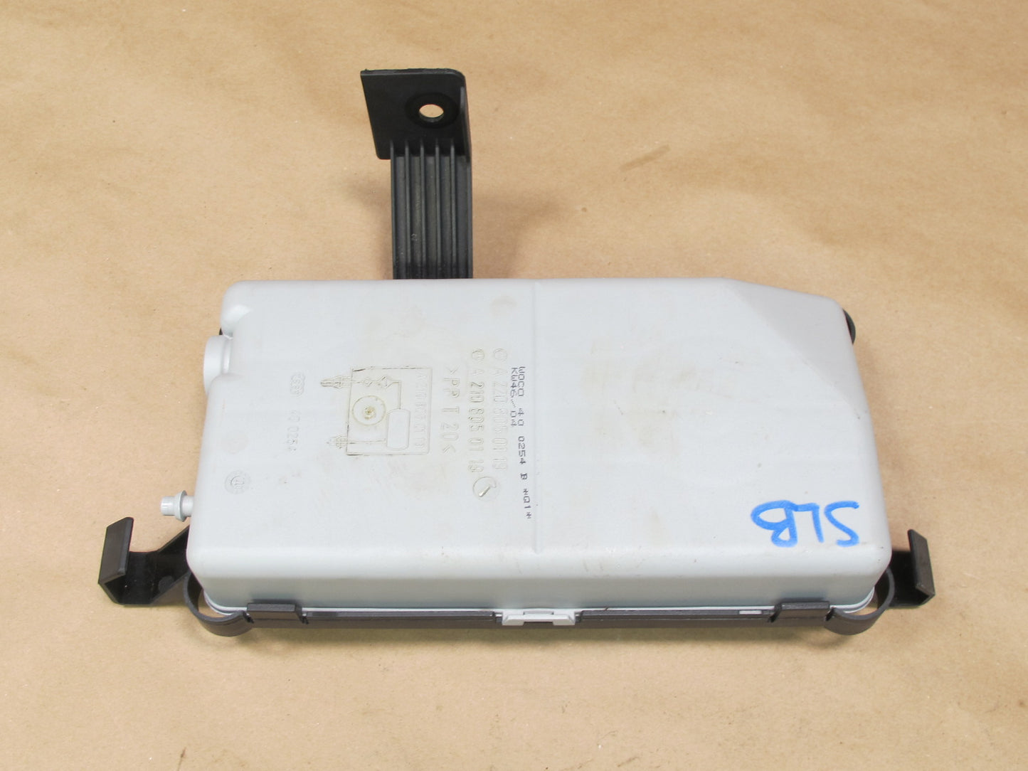 03-08 MERCEDES R230 SL SEAT VACUUM PUMP RESERVOIR TANK W BRACKET MOUNT OEM