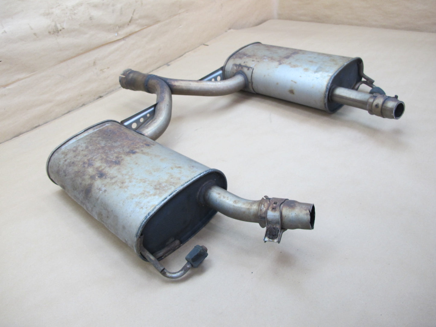 95-97 Lexus UCF20L LS400 Center Exhaust Muffler Dual Pipe OEM