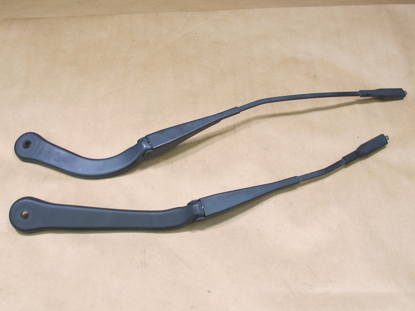 07-11 BMW E90 E91 E92 E93 3-SERIES SET OF 2 FRONT LEFT & RIGHT WIPER ARM OEM