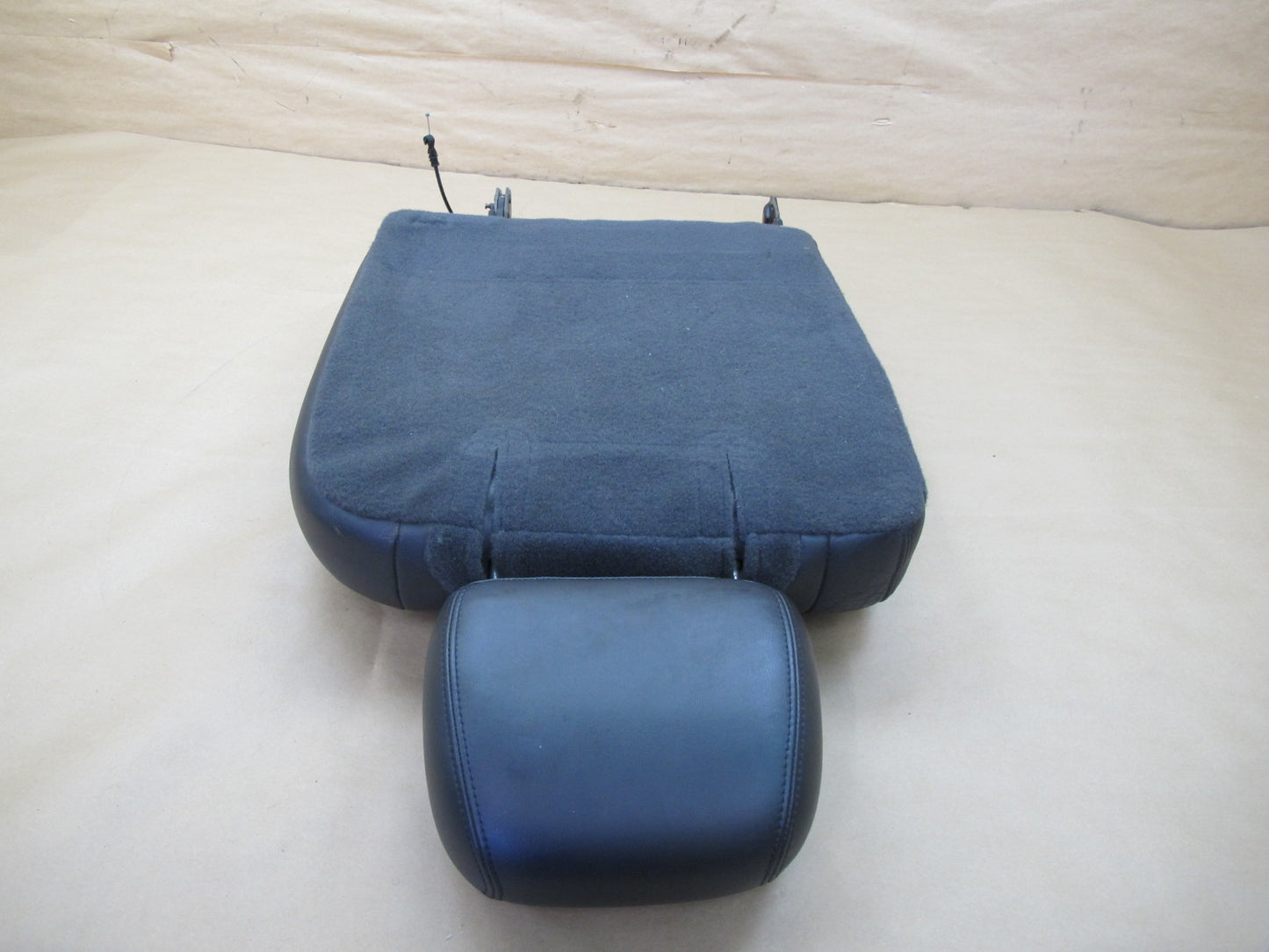 2003-2007 Hummer H2 Rear Right Pass Side Seat Upper Cushion Headrest Leather