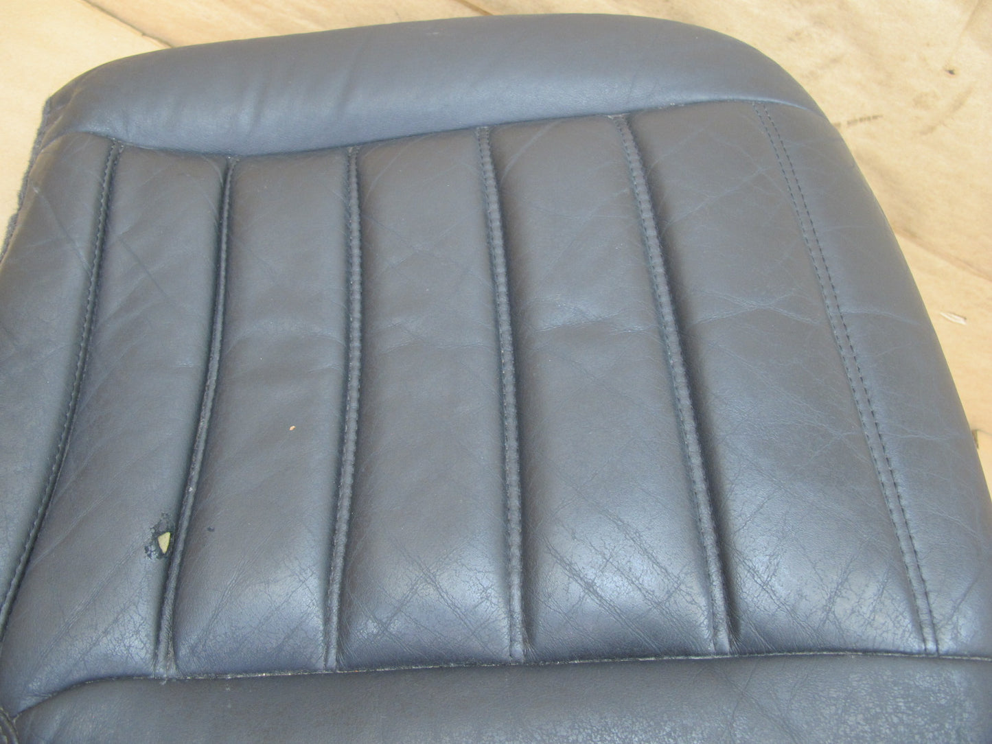 2003-2007 Hummer H2 Rear Left Driver Side Seat Lower Cushion Leather