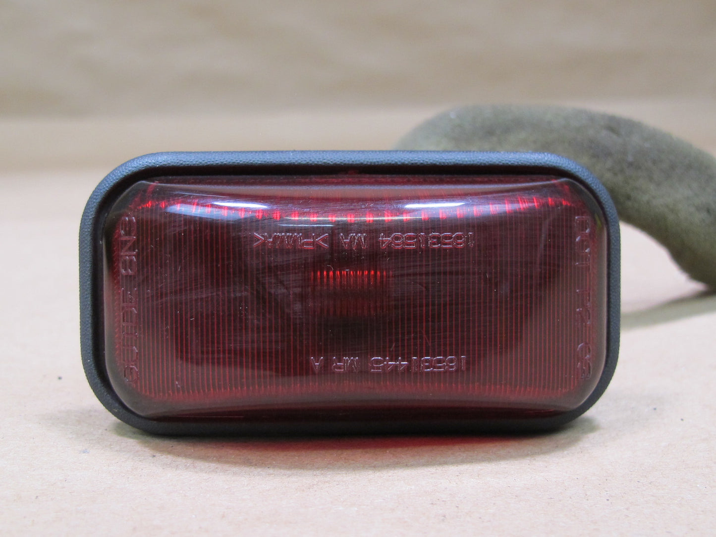 2003-2009 Hummer H2 Rear Roof Clearance Marker RED Light Lamp 16531445