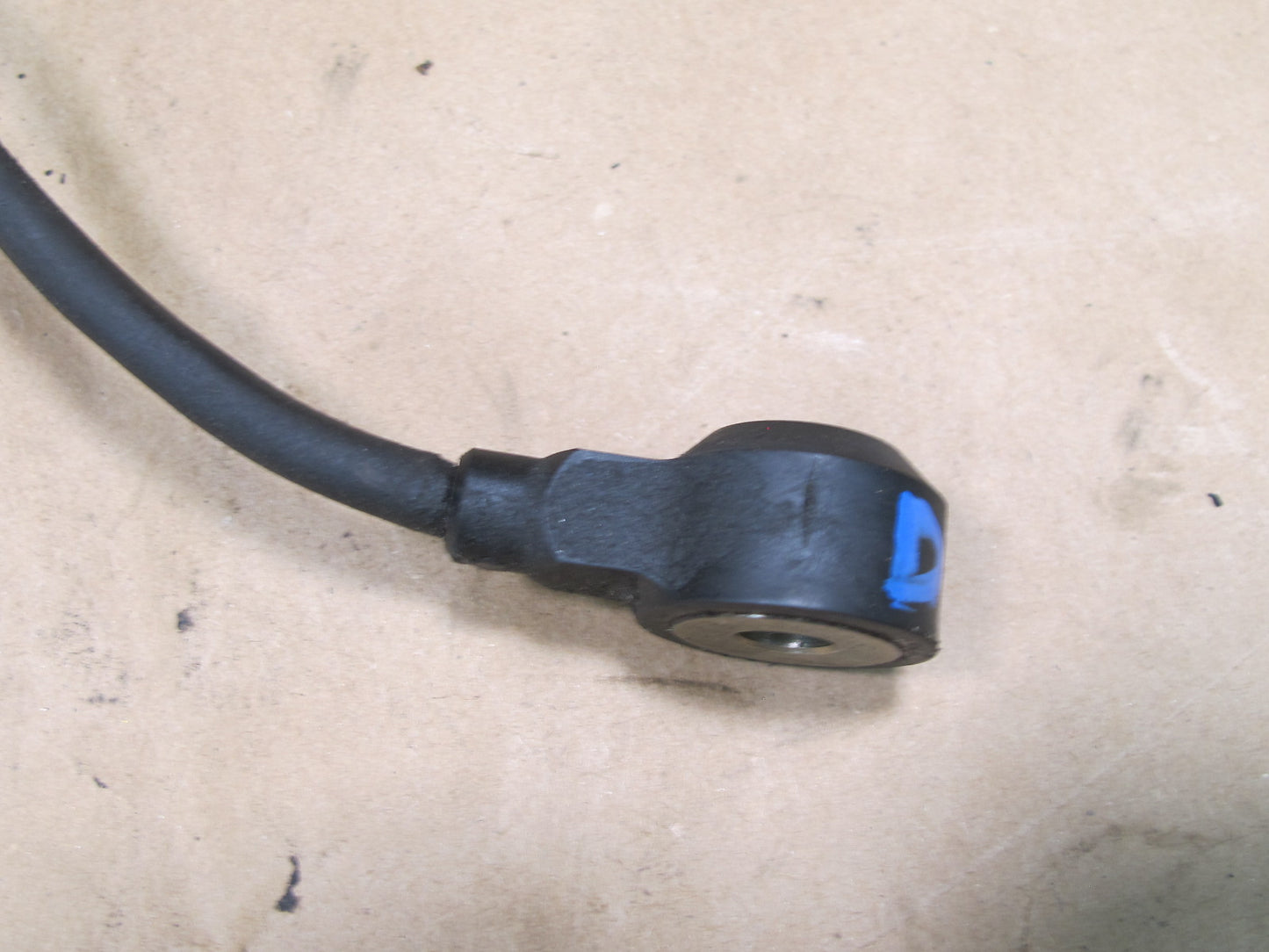 99-03 VW EUROVAN T4 ENGINE KNOCK SENSOR OEM