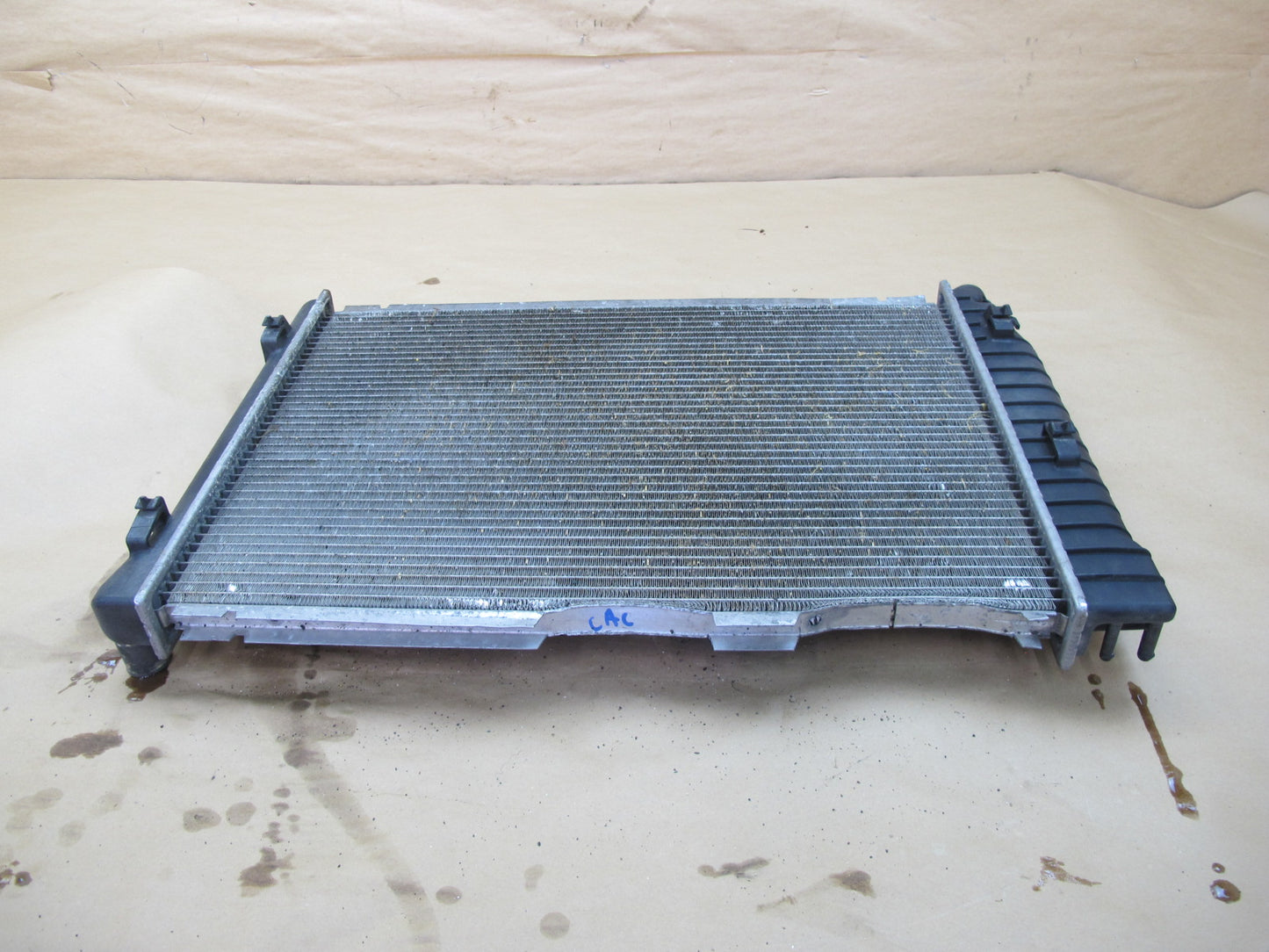 97-04 CHEVROLET CORVETTE C5 ENGINE COOLING RADIATOR 52470605 OEM