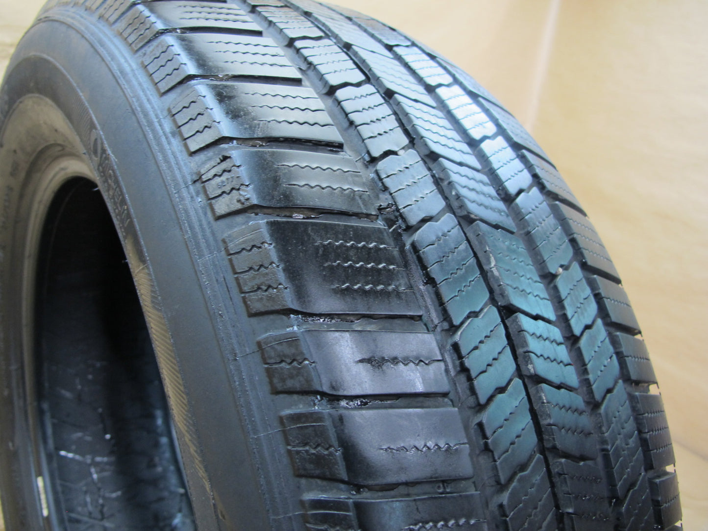 Michelin Defender LTX M/S A/S Tire 245/60R18 105H 0521 7/32 Tread