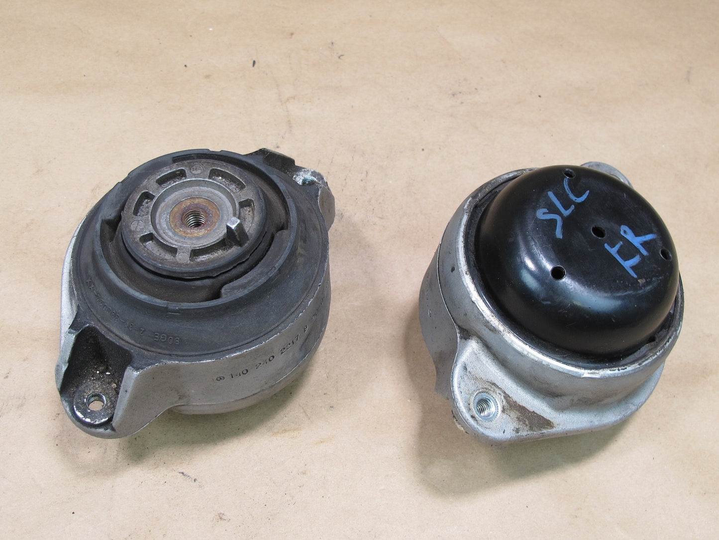 94-99 MERCEDES R129 SL500 M119 SET OF 2 LEFT & RIGHT ENGINE MOTOR MOUNT OEM