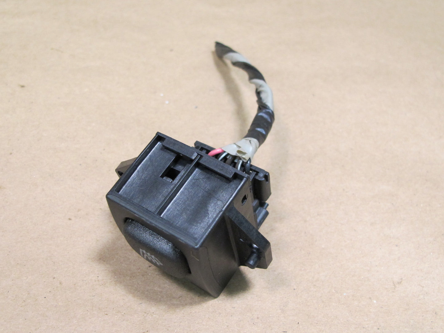 2003-2007 Hummer H2 Front Seat Heated Switch Control Button