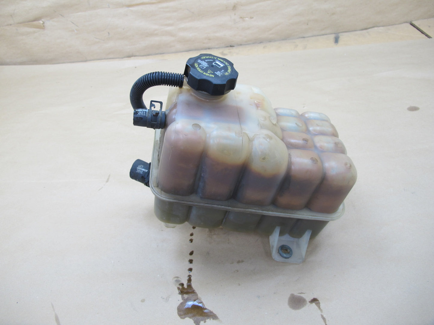 2003-2009 Hummer H2 Radiator Coolant Overflow Bottle Reservoir Tank