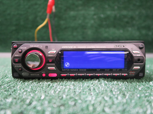 SONY CDX-GT300 Car Stereo Radio CD AUX Head Unit Excellent Condition