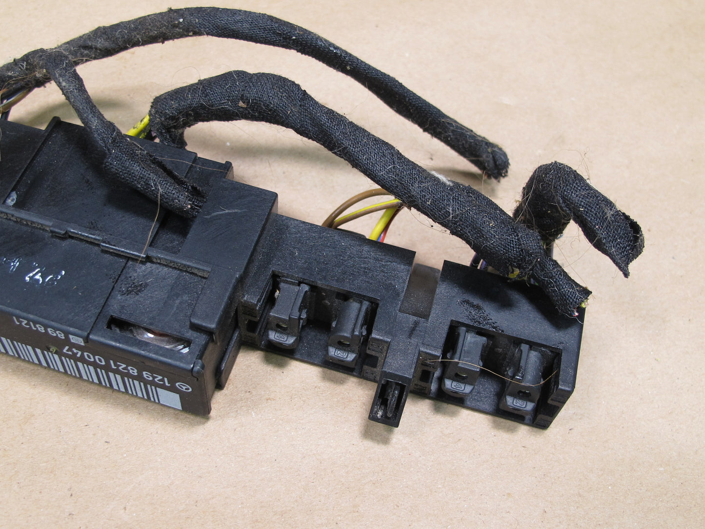 94-02 Mercedes R129 Front Left Seat Backrest Lock Relay Module OEM