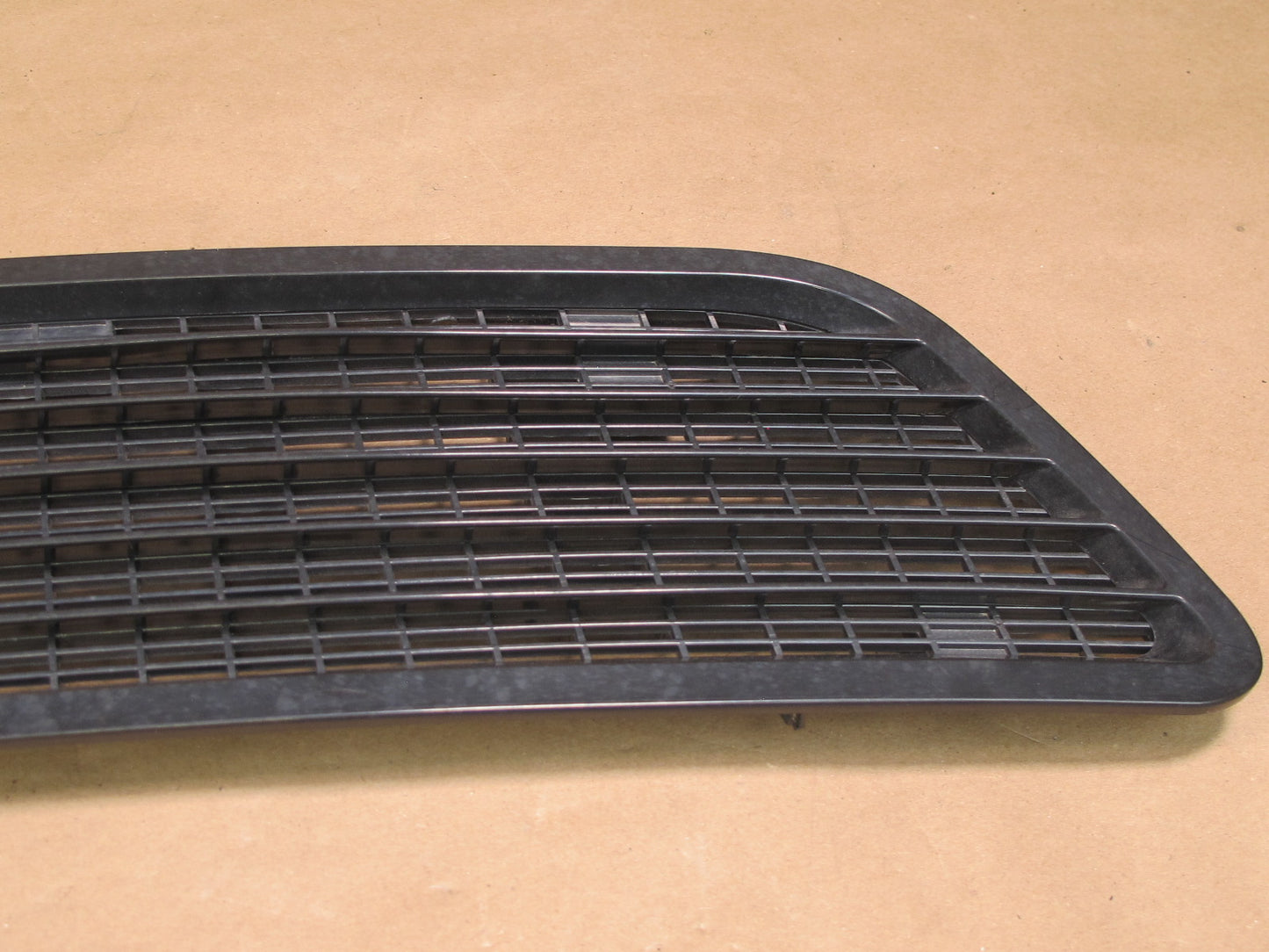 07-13 Mercedes W221 S-class Hood Front Right Air Vent 2218800205 OEM