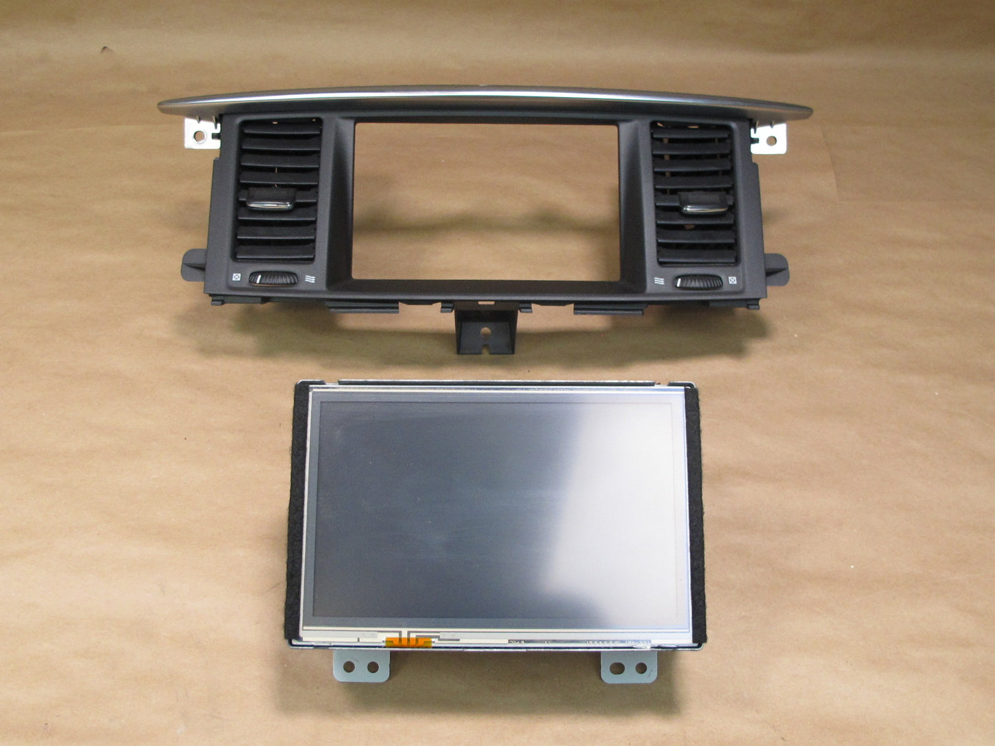 11-17 Infiniti QX56 QX80 Navi GPS Information Display Screen W/ Air Vent Panel