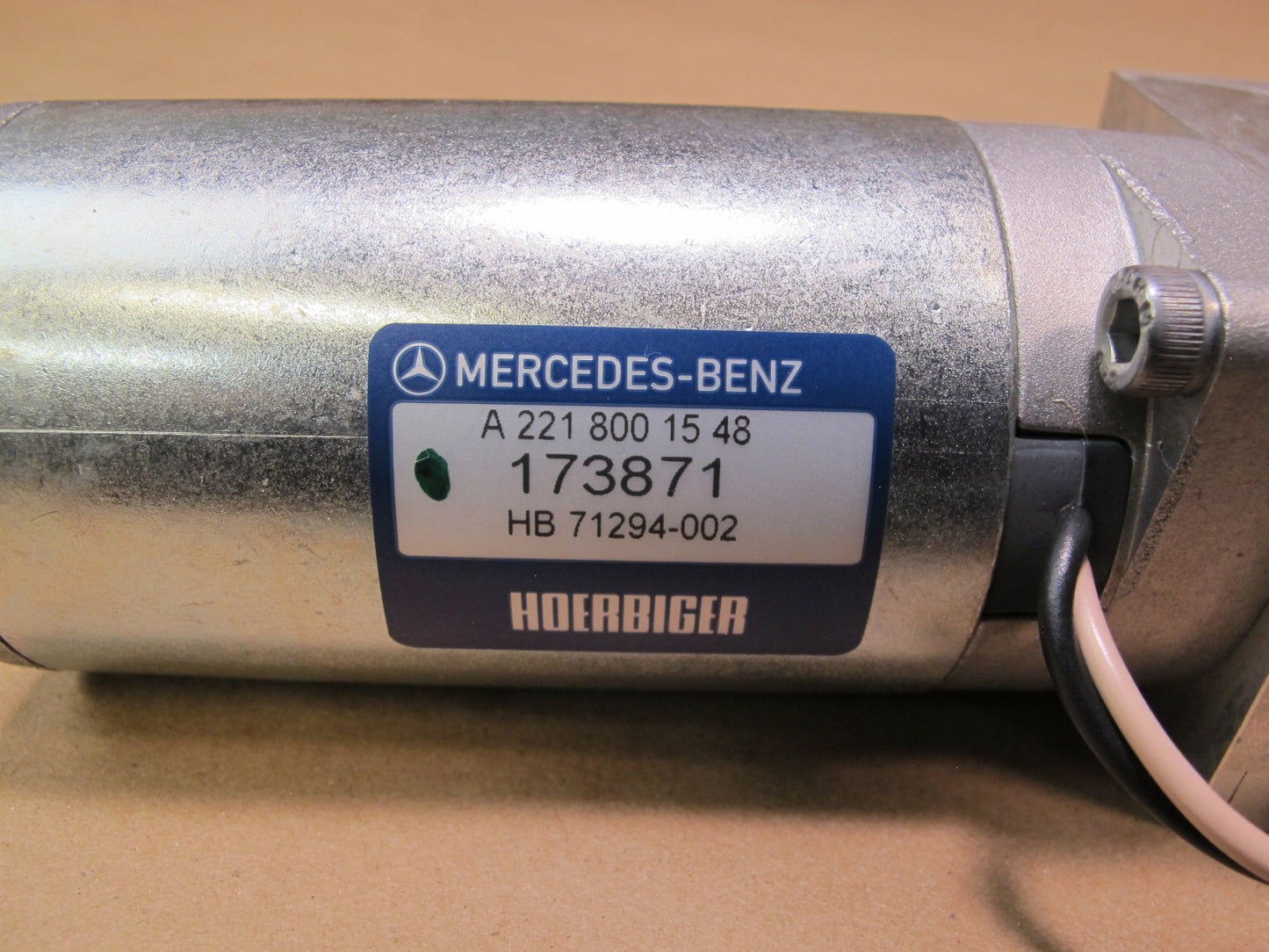 07-13 Mercedes W221 Rear Trunk Lid Hydraulic Pump Motor w Case & Cylinder OEM