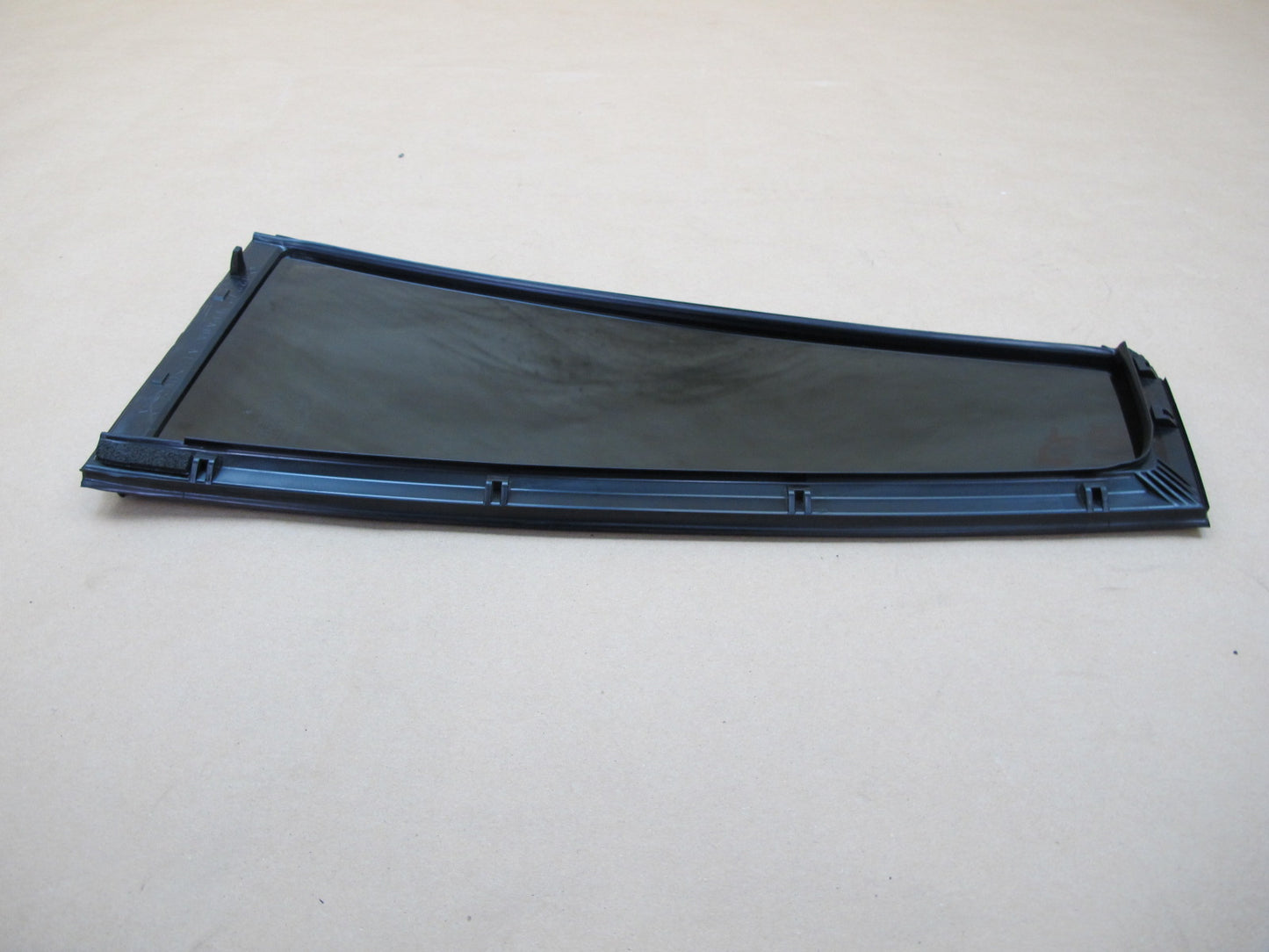 2011-2017 Infiniti QX56 QX80 Rear Right Door Vent Glass Window