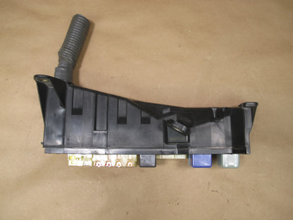 98-99 Lexus GS300 Main Relay Fuse Box Module Unit w Cover Assembly OEM
