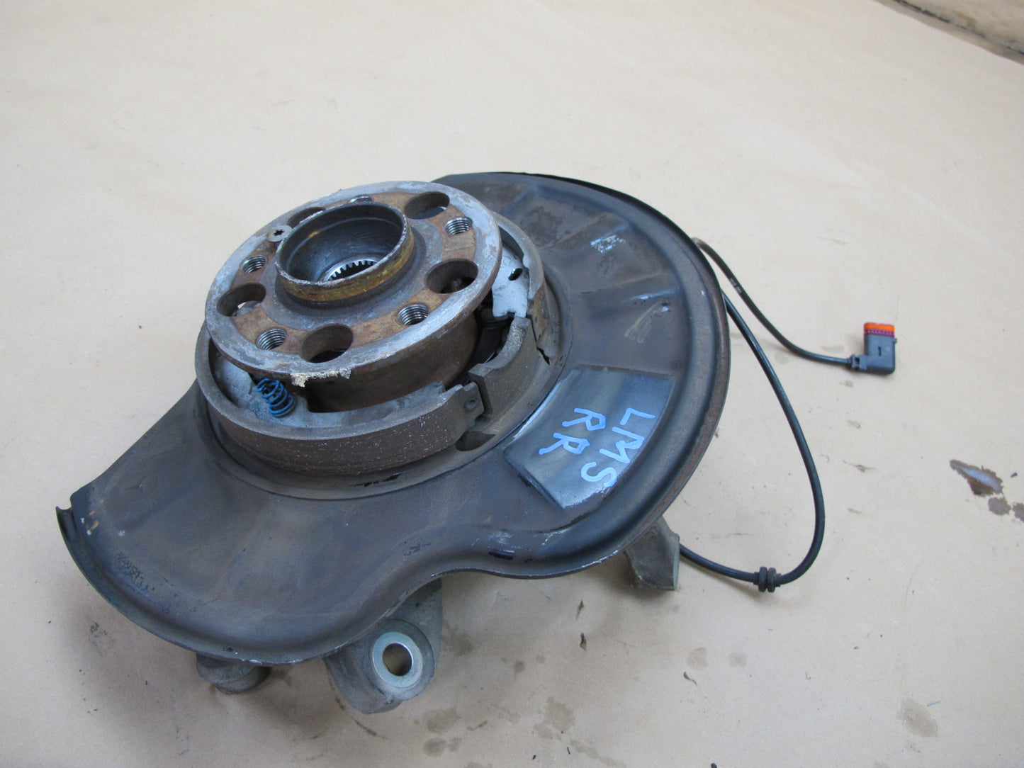 07-13 Mercedes W221 S600 RWD Rear Right Spindle Knuckle Wheel Hub OEM