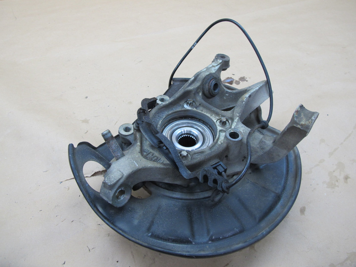 07-13 Mercedes W221 S600 RWD Rear Right Spindle Knuckle Wheel Hub OEM