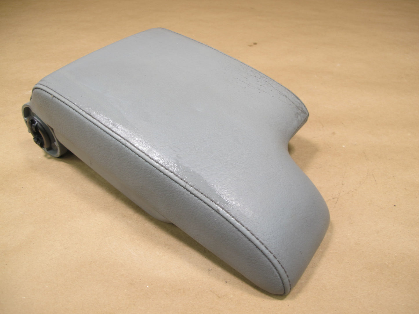 01-06 BMW E46 3-SERIES Center Console Leather Armrest Lid Cover OEM