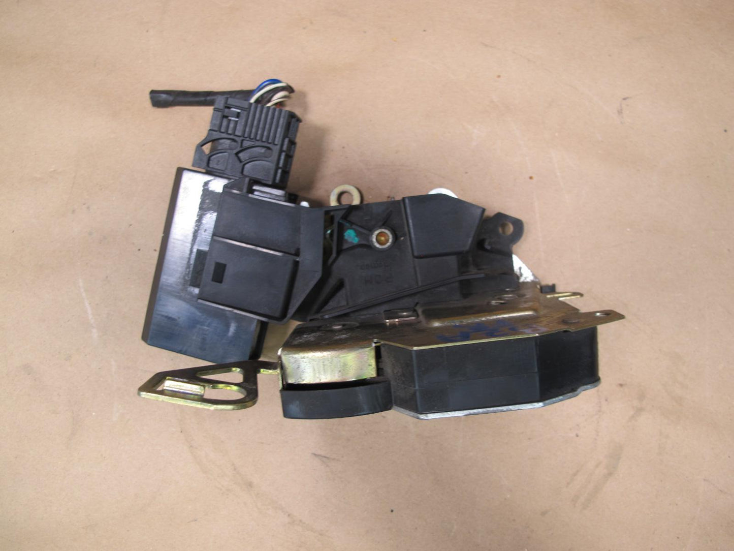 96-02 BMW E36/7 Z3 Right Passenger Door Lock Latch Actuator OEM